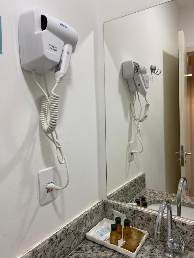Hotel H2 Congonhas מראה חיצוני תמונה A hair dryer in a hotel room