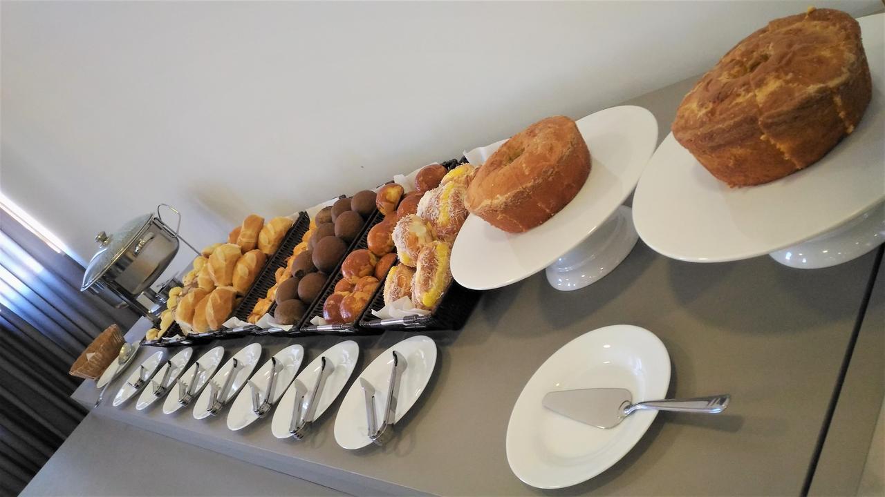 Hotel H2 Congonhas מראה חיצוני תמונה A selection of bread and pastries
